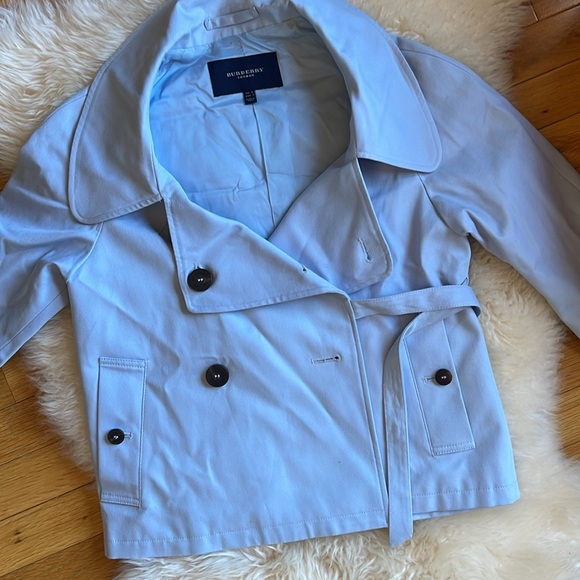 Burberry mini skirt with matching jacket - Picture 3 of 10